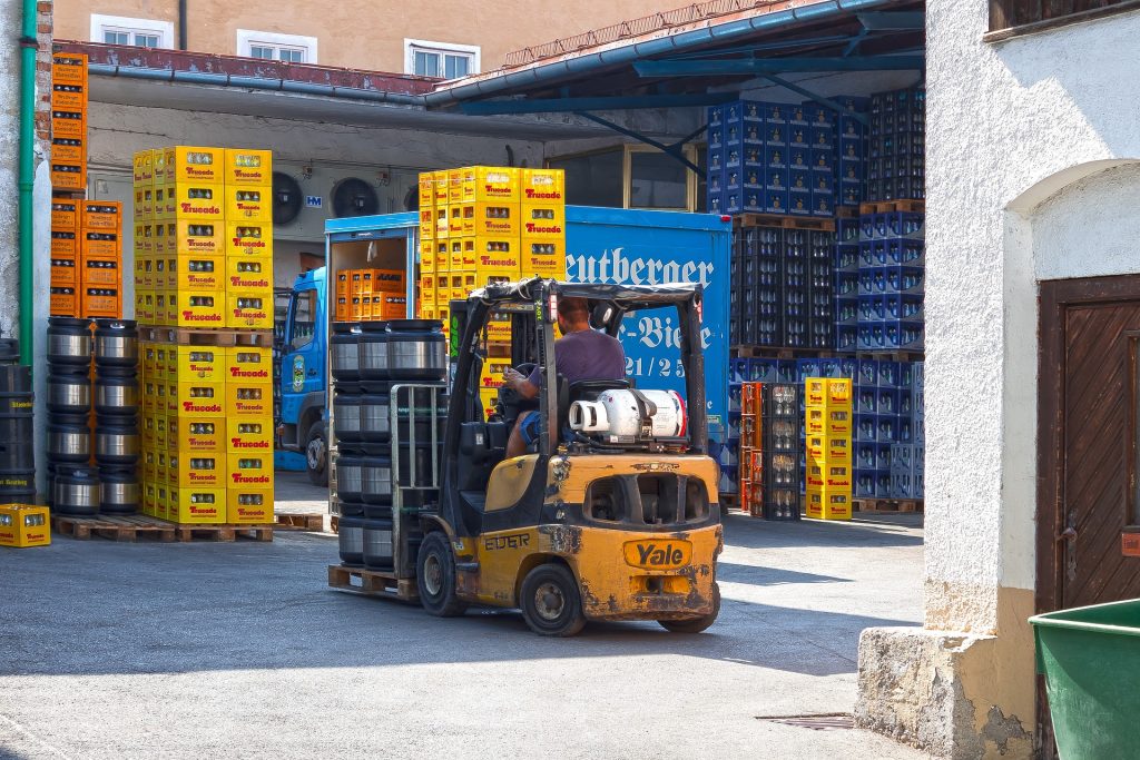 10 common reasons for a forklift to tip over